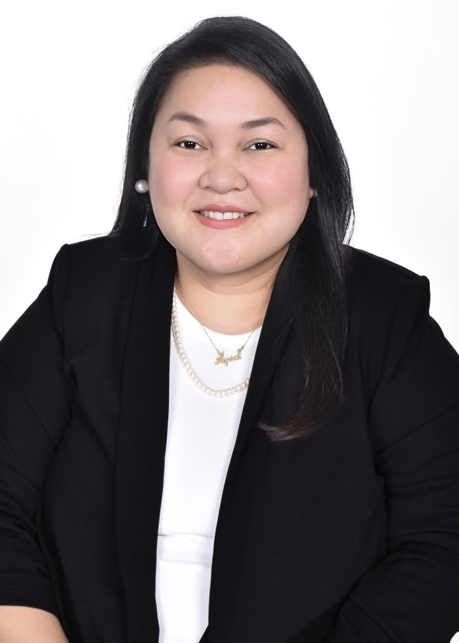 April Mae G. headshot